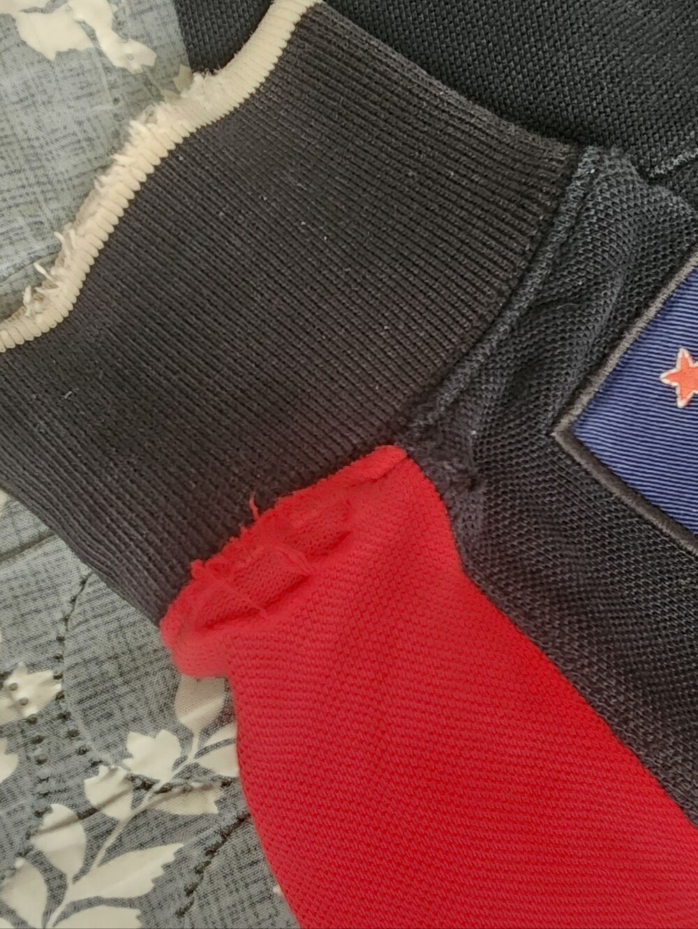 Polo by Ralph Lauren Thick Black Pullover Half-Zip with White & Red Accents. - Picture 6 of 9